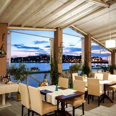 Apollon7 Comfort Apartmán *